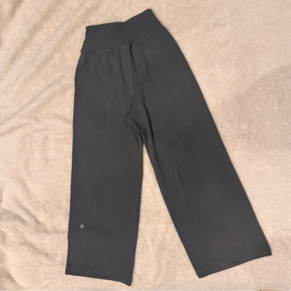 Lululemon Charcoal Grey Wide Leg Yoga Pants Women’s Size 2 High Rise Athleisure
